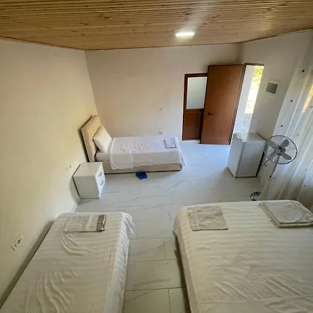 Bujtina Dalmacia 2 *